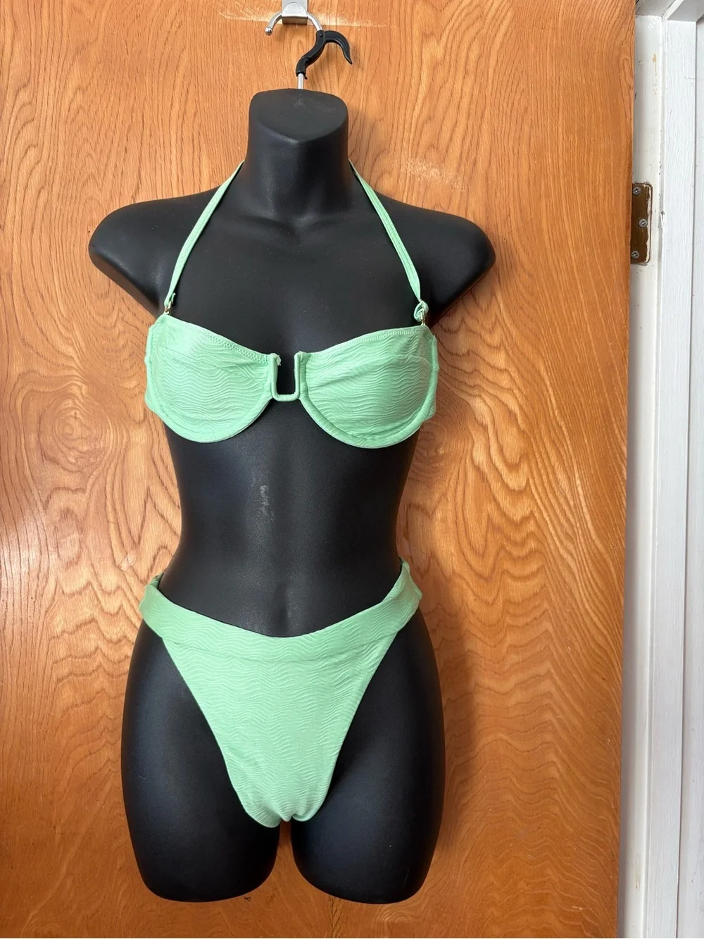 Monday Swimwear Mint Green Textured Underwire Bikini S/P